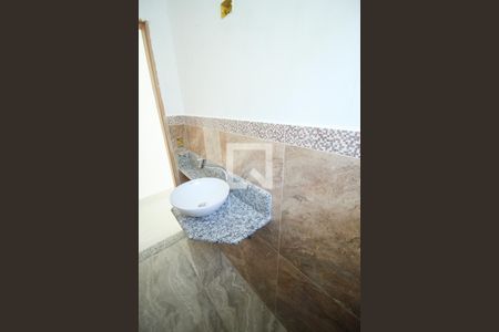 Casa à venda com 172m², 3 quartos e 2 vagasBanheiro 2