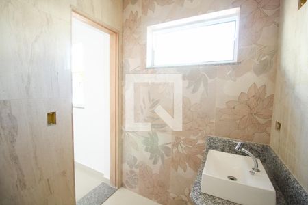 Casa à venda com 172m², 3 quartos e 2 vagasBanheiro 4