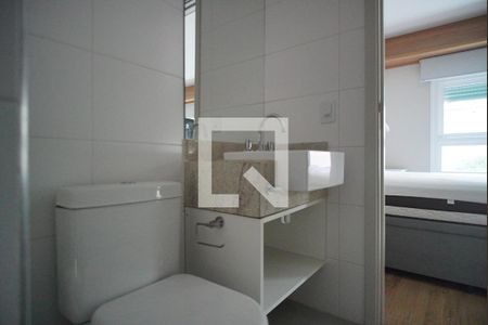 Banheiro Corredor de kitnet/studio para alugar com 1 quarto, 37m² em Independência, Porto Alegre