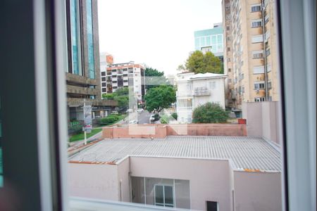 Sala - Vista de kitnet/studio para alugar com 1 quarto, 37m² em Independência, Porto Alegre