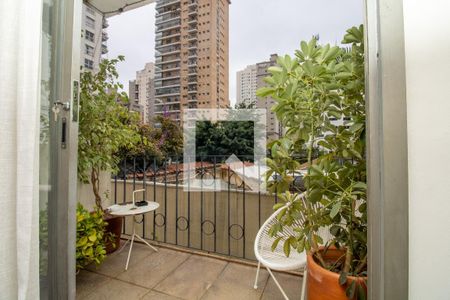 Sala, terraço e vista aberta  de apartamento à venda com 3 quartos, 113m² em Vila Nova Conceição, São Paulo