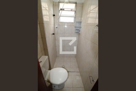 Banheiro de apartamento para alugar com 1 quarto, 48m² em V Leonidas Moreira, São Paulo