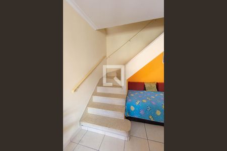Escada de casa para alugar com 4 quartos, 200m² em Santana, São Paulo