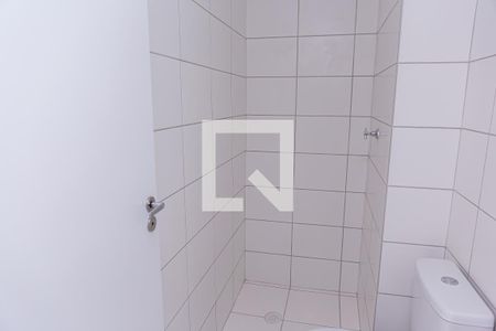 Banheiro de apartamento para alugar com 2 quartos, 33m² em Cidade Antônio Estevão de Carvalho, São Paulo