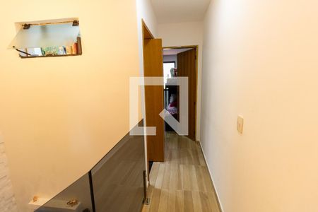 Corredor de casa para alugar com 2 quartos, 80m² em Vila Paranaguá, São Paulo