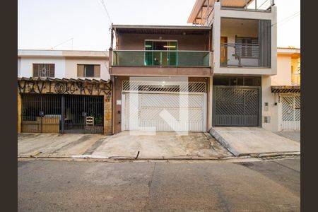 Casa à venda com 150m², 3 quartos e 2 vagasFachada