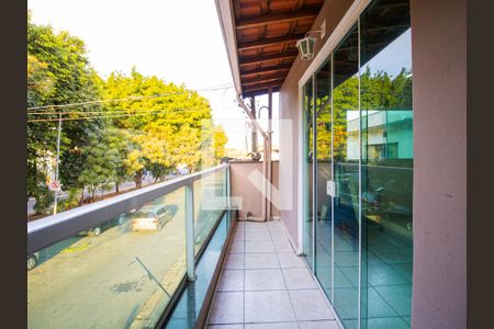 Casa à venda com 150m², 3 quartos e 2 vagasVaranda