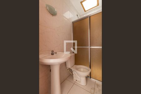 Casa à venda com 205m², 3 quartos e 5 vagas Casa à venda com 205m², 3 quartos e 5 vagasBanheiro