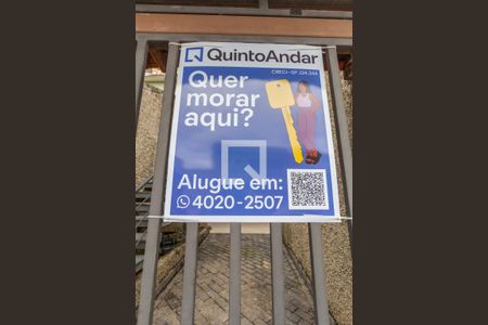 Casa à venda com 205m², 3 quartos e 5 vagas Casa à venda com 205m², 3 quartos e 5 vagasPlaca