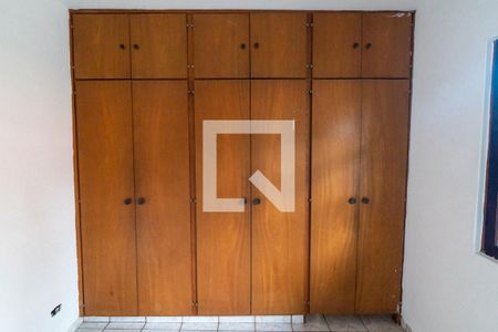 Casa à venda com 400m², 6 quartos e 7 vagas Casa à venda com 400m², 6 quartos e 7 vagasSuite 2 - Armários