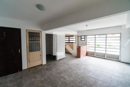 Casa à venda com 400m², 6 quartos e 7 vagas Casa à venda com 400m², 6 quartos e 7 vagasPorão - Sala/Cozinha