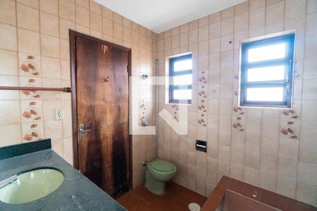 Casa à venda com 400m², 6 quartos e 7 vagas Casa à venda com 400m², 6 quartos e 7 vagasBanheiro da Suíte 4