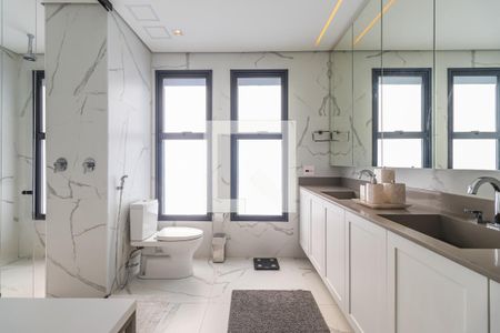 Apartamento à venda com 281m², 3 quartos e 3 vagas Apartamento à venda com 281m², 3 quartos e 3 vagasBanheiro da Suíte 2