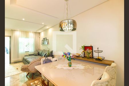 Sala de casa à venda com 3 quartos, 92m² em Vila Carrão, São Paulo