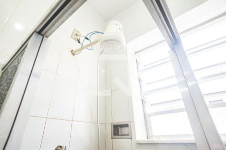 Banheiro de kitnet/studio para alugar com 1 quarto, 22m² em Centro, Rio de Janeiro