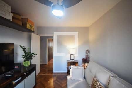 Apartamento à venda com 213m², 4 quartos e 3 vagasQuarto 2
