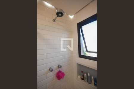 Apartamento à venda com 213m², 4 quartos e 3 vagasChuveiro do Banheiro da Suíte 2