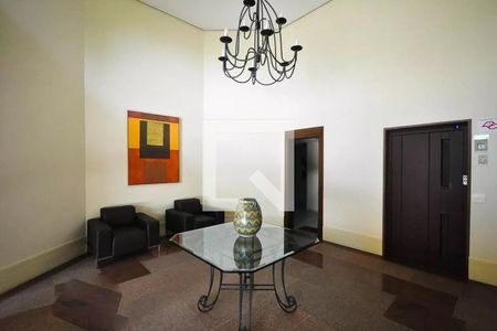 Apartamento à venda com 213m², 4 quartos e 3 vagasHall Social