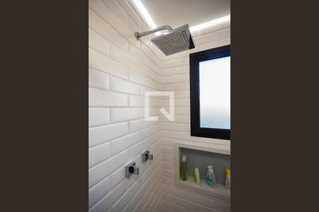 Apartamento à venda com 213m², 4 quartos e 3 vagasChuveiro do Banheiro