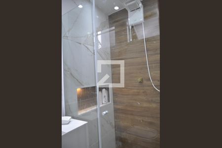 Apartamento à venda com 90m², 3 quartos e 2 vagasBanheiro 