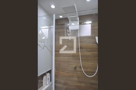 Apartamento à venda com 90m², 3 quartos e 2 vagasBanheiro 