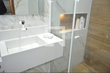 Apartamento à venda com 90m², 3 quartos e 2 vagasBanheiro 