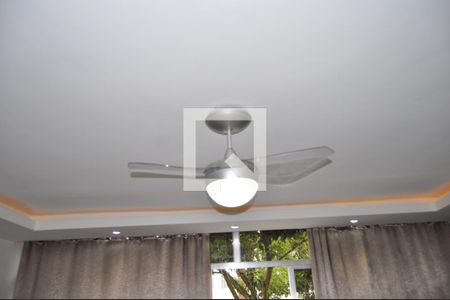 Sala de apartamento à venda com 3 quartos, 90m² em Pilares, Rio de Janeiro