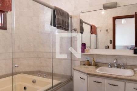 Casa para alugar com 291m², 5 quartos e 4 vagasBanheiro 1