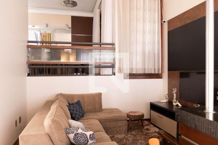 Sala de casa para alugar com 5 quartos, 291m² em Álvaro Camargos, Belo Horizonte