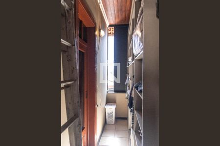 Casa para alugar com 291m², 5 quartos e 4 vagasCloset