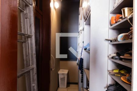 Casa para alugar com 291m², 5 quartos e 4 vagasCloset