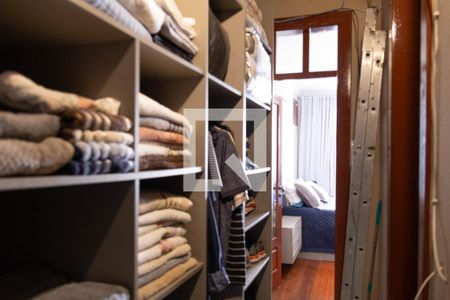 Casa para alugar com 291m², 5 quartos e 4 vagasCloset