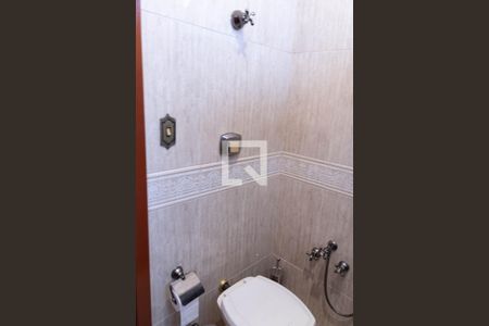 Casa para alugar com 291m², 5 quartos e 4 vagasBanheiro 2