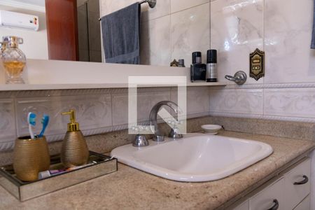 Casa para alugar com 291m², 5 quartos e 4 vagasBanheiro 1