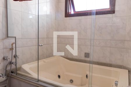 Casa para alugar com 291m², 5 quartos e 4 vagasBanheiro 1