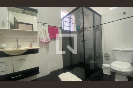 Casa à venda com 360m², 3 quartos e 1 vaga Casa à venda com 360m², 3 quartos e 1 vagaBanheiro Social