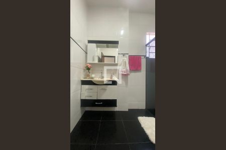 Casa à venda com 360m², 3 quartos e 1 vaga Casa à venda com 360m², 3 quartos e 1 vagaBanheiro Social