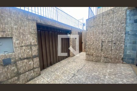 Casa à venda com 360m², 3 quartos e 1 vaga Casa à venda com 360m², 3 quartos e 1 vagaGaragem