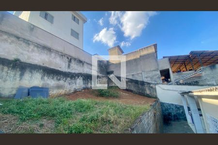 Casa à venda com 360m², 3 quartos e 1 vaga Casa à venda com 360m², 3 quartos e 1 vagaQuintal