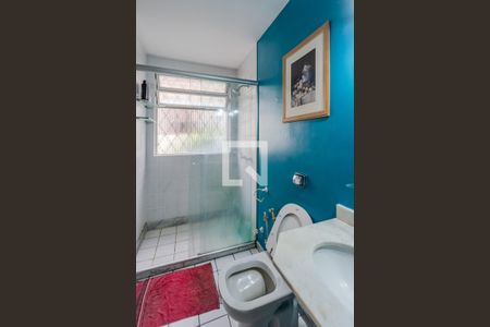 Banheiro de apartamento para alugar com 1 quarto, 52m² em Azenha, Porto Alegre
