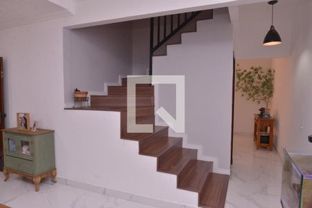 Casa à venda com 3 quartos, 236m² em Vila Scarpelli, Santo André