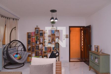 Casa à venda com 3 quartos, 236m² em Vila Scarpelli, Santo André