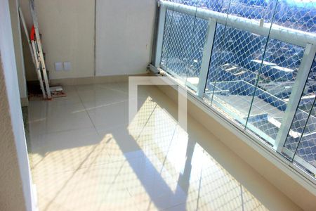 Varanda Sala de apartamento à venda com 2 quartos, 60m² em Vila Endres, Guarulhos