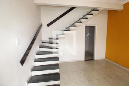 Sala de casa para alugar com 2 quartos, 100m² em Praça Seca, Rio de Janeiro