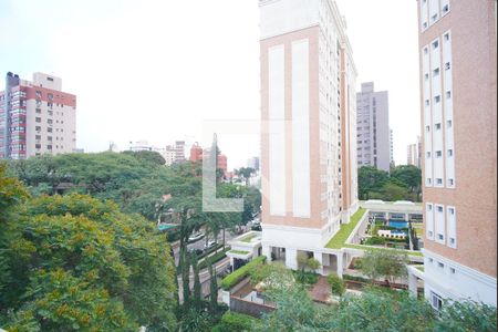 Sala - Vista de apartamento para alugar com 2 quartos, 85m² em Bela Vista, Porto Alegre