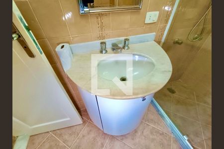 Apartamento à venda com 100m², 3 quartos e sem vagaBanheiro social