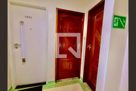 Apartamento à venda com 100m², 3 quartos e sem vagaHall