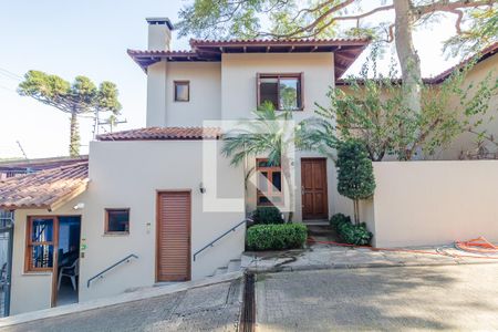 Casa de condomínio para alugar com 450m², 4 quartos e 3 vagas Casa de condomínio para alugar com 450m², 4 quartos e 3 vagasFachada da casa