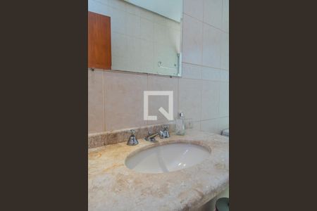 Casa de condomínio para alugar com 450m², 4 quartos e 3 vagas Casa de condomínio para alugar com 450m², 4 quartos e 3 vagasBanheiro