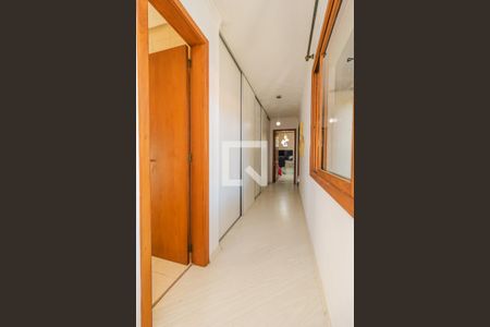 Casa de condomínio para alugar com 450m², 4 quartos e 3 vagas Casa de condomínio para alugar com 450m², 4 quartos e 3 vagasCorredor